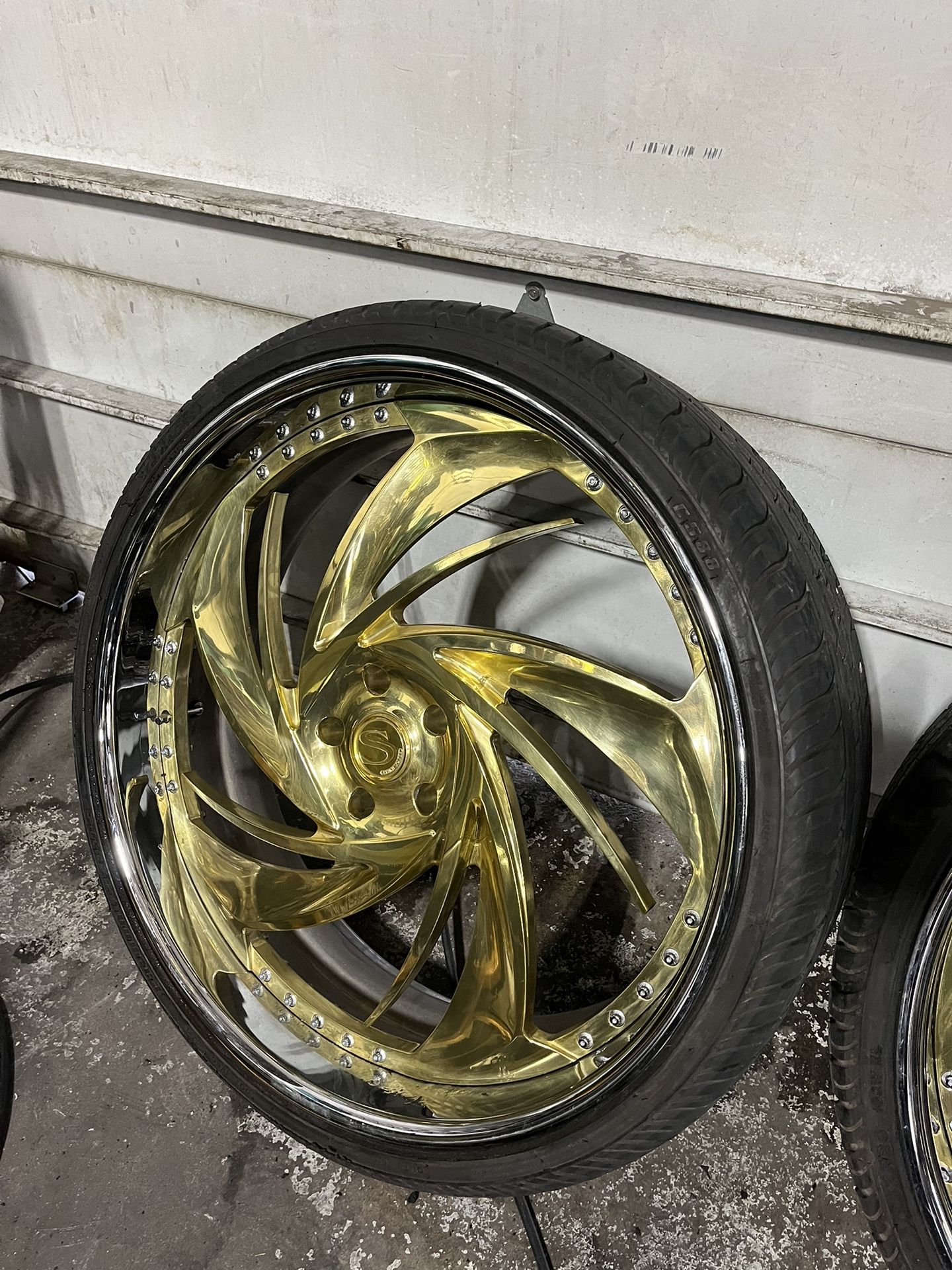 USED 26 INCH SAVINI FORGED WHEELS RIMS TIRES STEERING WHEEL GOLD AND CHROME