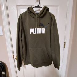 PUMA Logo Essentials
Size LARGE Men's Hoodie