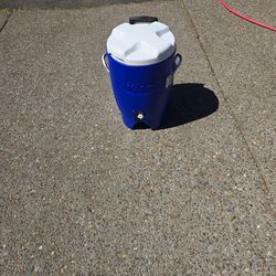 Portable water cooler.