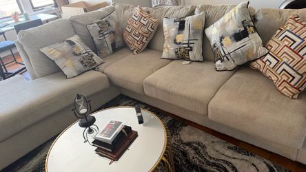 Selling couch
