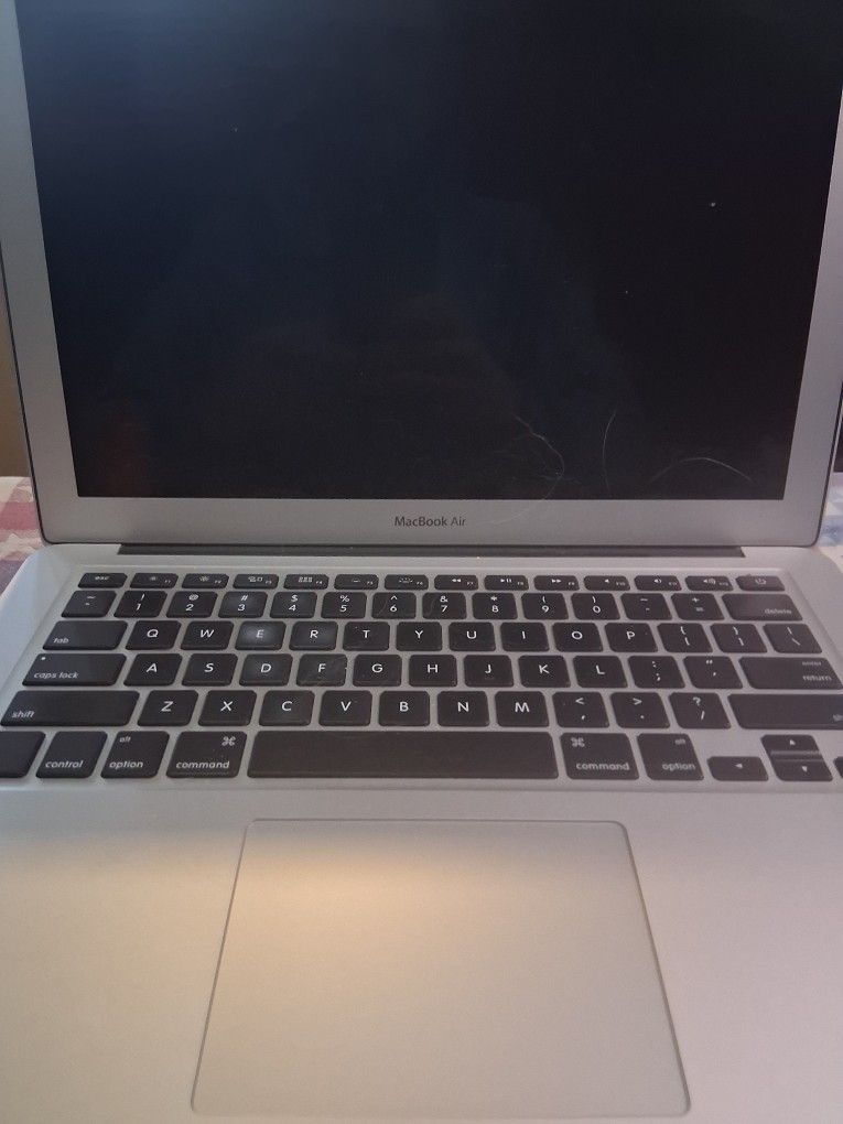 Macbook Air MAKE ME OFFER