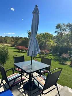 🌿 Patio Dining Set – Table, 4 Chairs, Cushions & Umbrella – $200 OBO