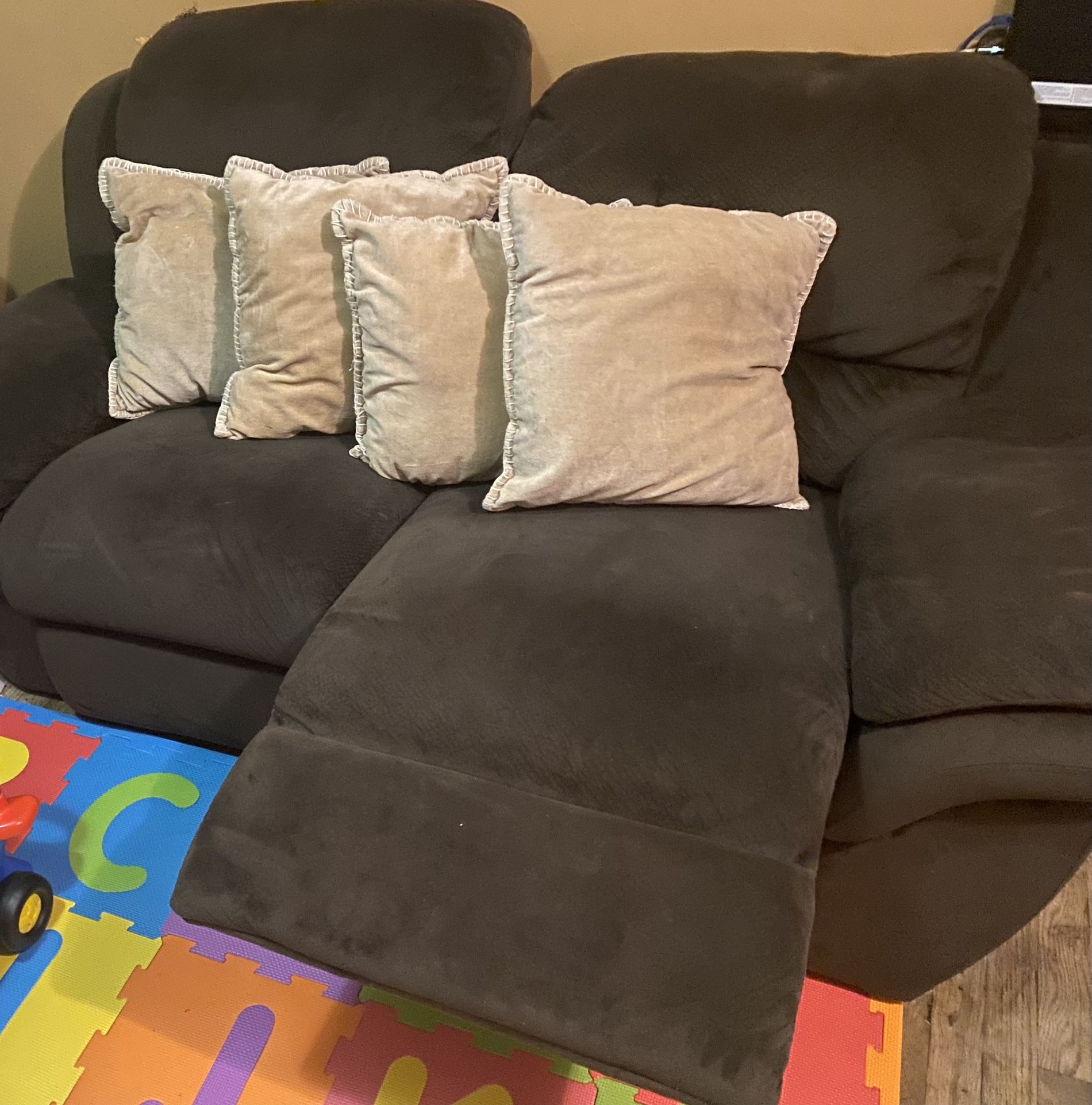 TWO Couches, Four recliners! PICK UP ONLY for Sale in Bronx, NY OfferUp