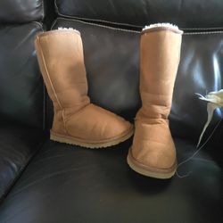 Ugg Boots Deluxe Classic Tall