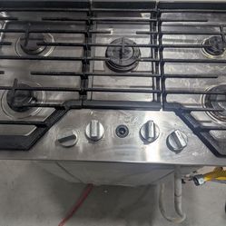 Whirlpool cooktop  5 burner