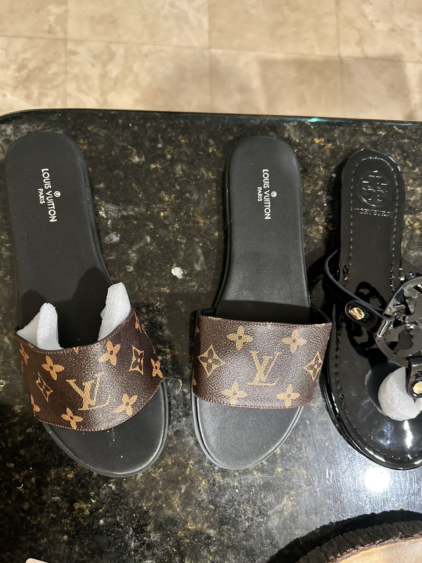 LV Size 10 Women’s Slides