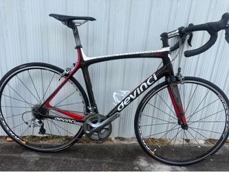 🚴‍♂️ Devinci Leo SL Carbon Road Bike – Size 56  Selling a clean and well-maintained Devinci Leo SL Carbon Road Bike. Lightweight, responsive, and per