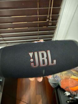 JBL Portable Bluetooth Speaker charger 5 like new