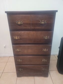 Dresser
