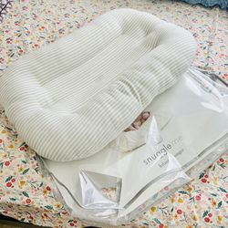 Snuggle Me Infant Lounger