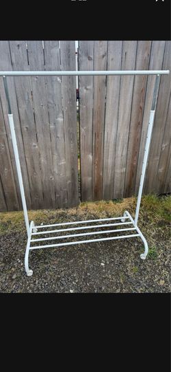 Clothes rack