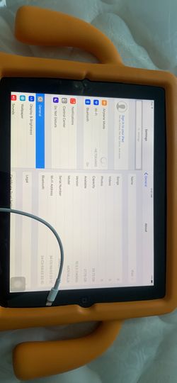 iPad 4 Black 32G With Cover And Charger And Cable