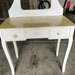 Vanity With Swivel Mirror 