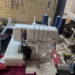Baby Lock Serger/Overlocker - Automatic Air Threading! Needle Threader! Auto Tension! Wave Stitch!