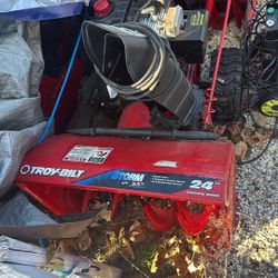 Troy-bilt Storm 24”