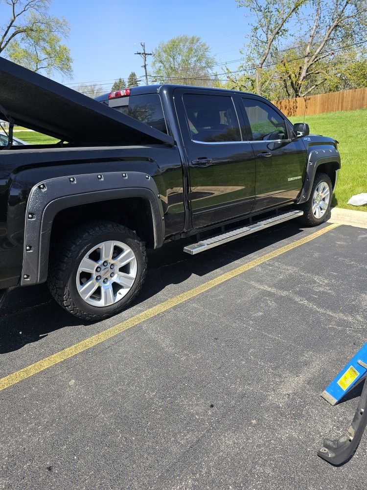 2018 Gmc Sierra 1500  FENDER FLARES