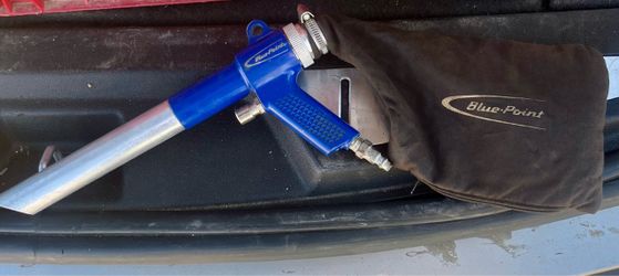 Blue-Point Air Vacuum with Case