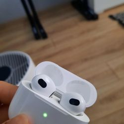 AirPods Gen 3