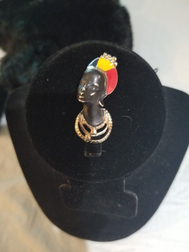 Blackamoor queen Brooch 