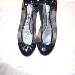 Burberry Flatts Sz6