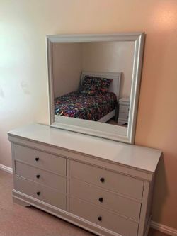 White bedroom set