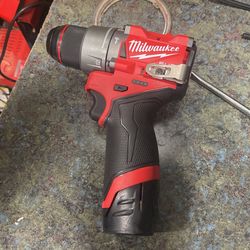 Milwaukee Hammer Drill & Battery & Changer & Bag