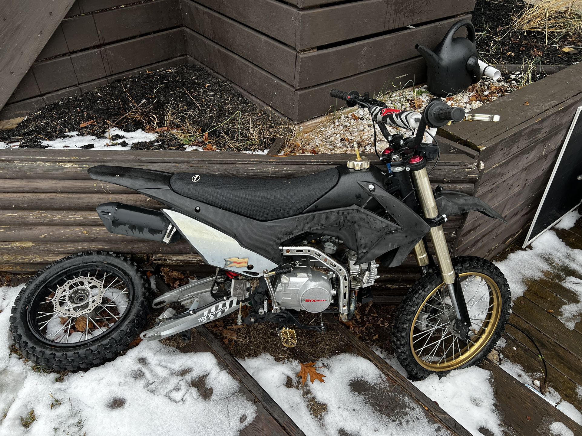 SYX Moto Whip 125cc Kick Start Dirt Bike