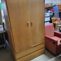 2 DOOR WIDE WARDROBE, VERY NICE WOOD QUALITY AND CLEAN (HOME26)