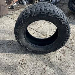 LT295 /60/ R20  Mickey Thompson Baja Boss 