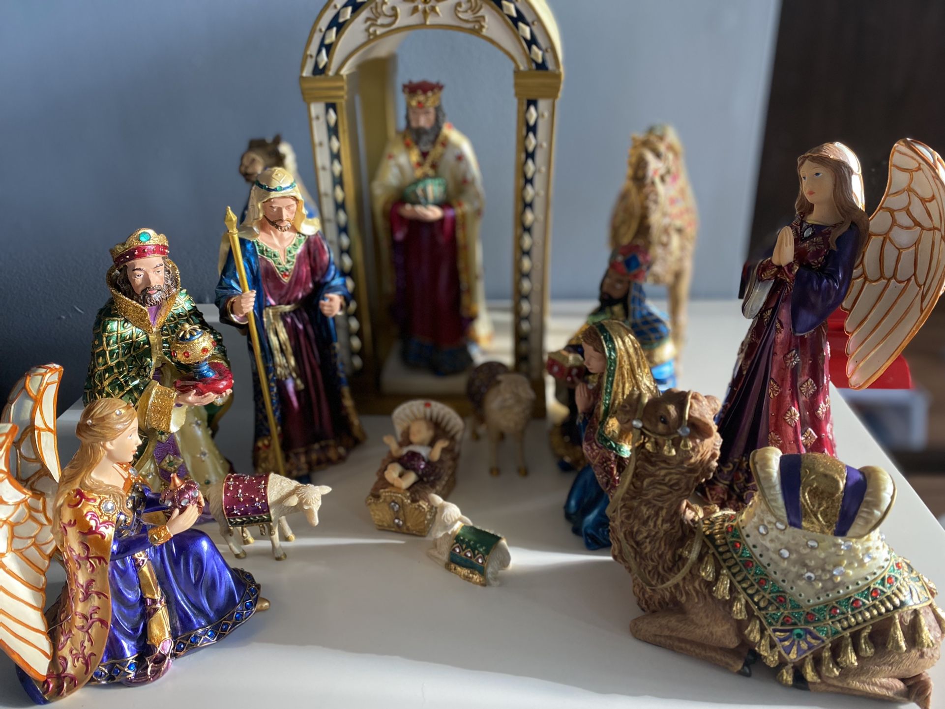 Jeweled HEAVEN'S RADIANT GLORY NATIVITY SET Collection Hawthorne Village
