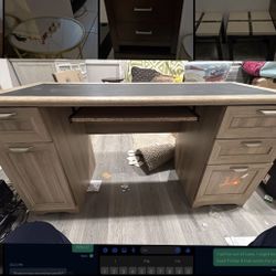 Free Desk
