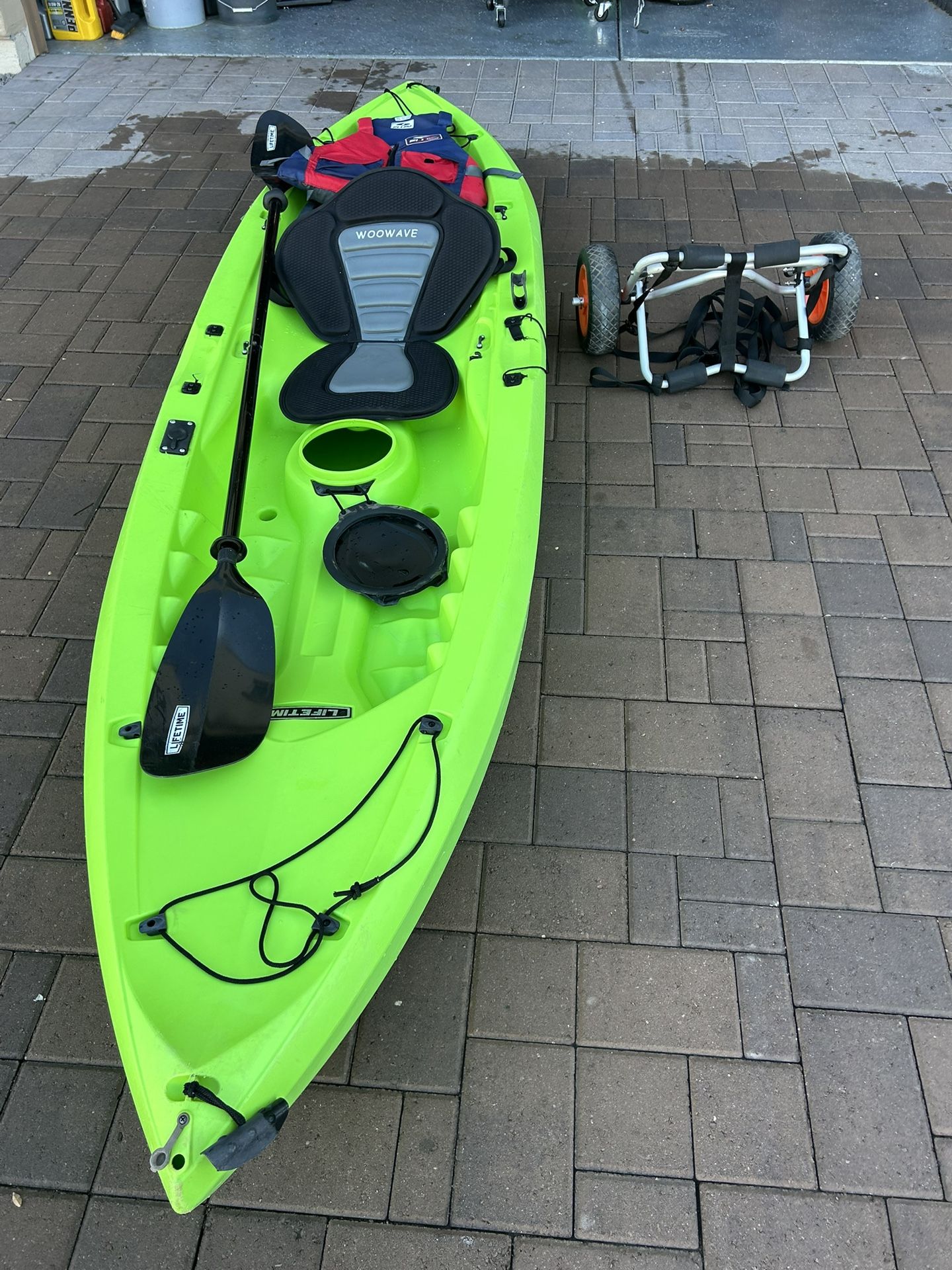 LIFETIME—10’ TOP SITTING KAYAK W CUSHIONED SEAT AND LARGE LIFEVEST AND KAYAK TROLLEY