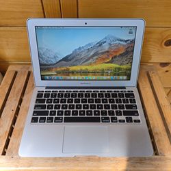 Apple Macbook Air - Like New