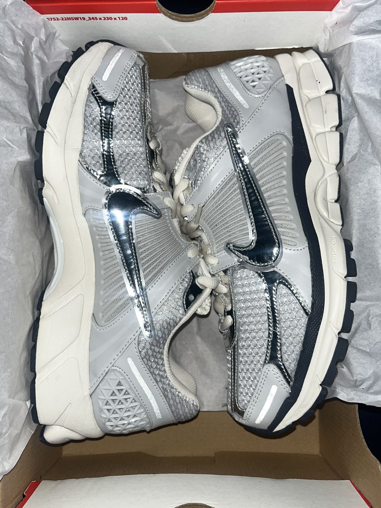 Size 12 Nike Vomero 5