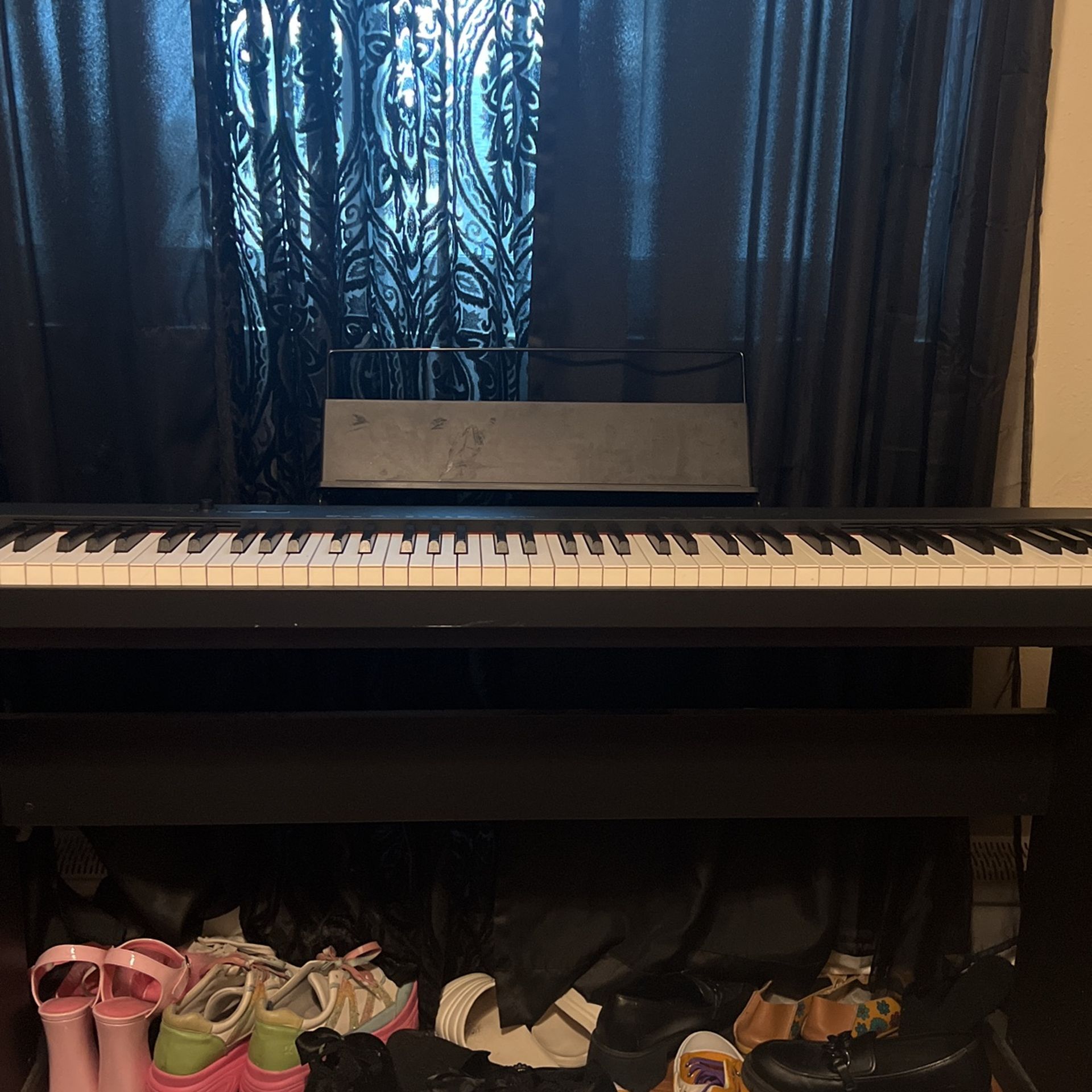 Keyboard And Bench