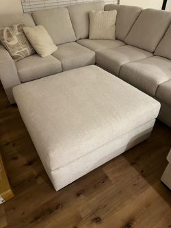 Oversized accent ottoman