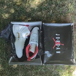 Jordan Xll Fiba Red White And Gold Size 11' Just Like New 