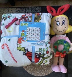 The Grinch Christmas Blanket And Cindy Lou Greeter Bundle