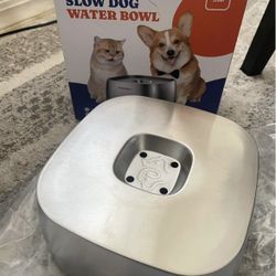 Brand New Dog water bowl 4L