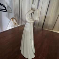 Enesco Circle of love, kim lawrence sculpture, the kiss