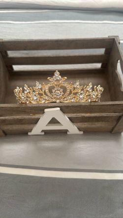 Quince or sweet 16 crown