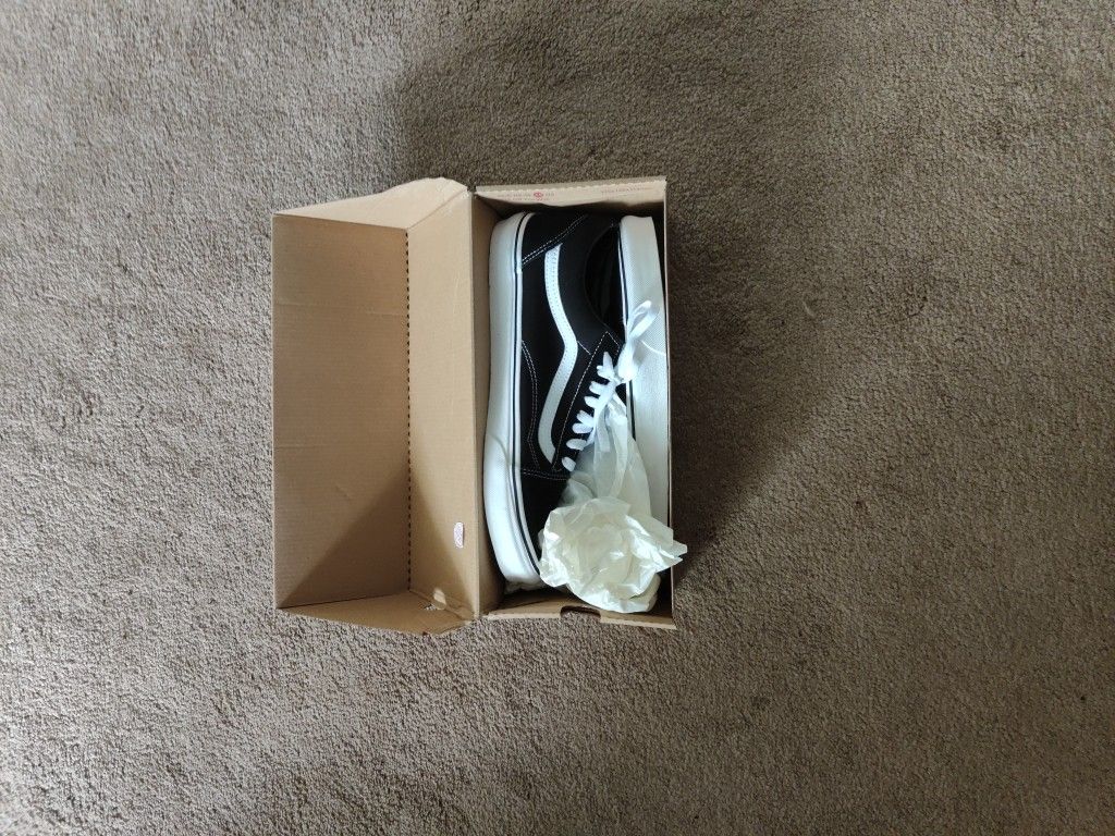 Brand New Old Skool Vans 