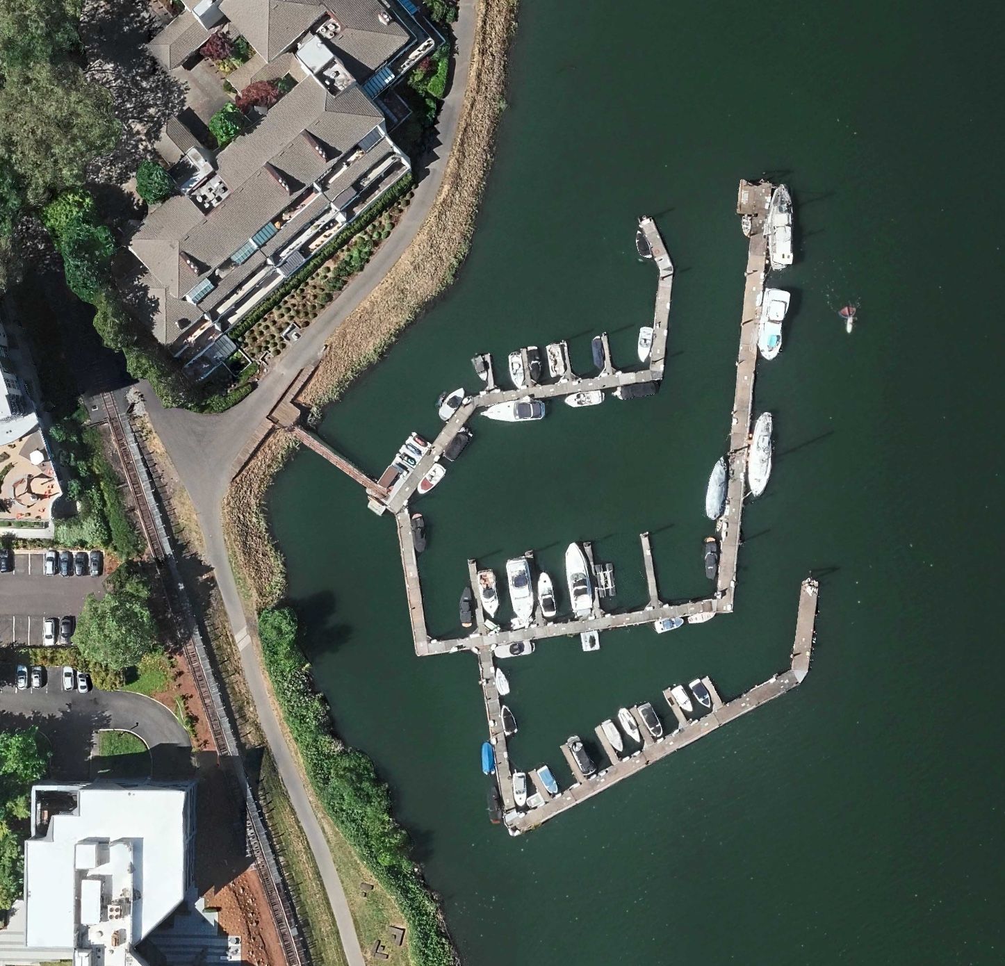 Large 60’ Boat Slip Close To Downtown (John’s Landing)