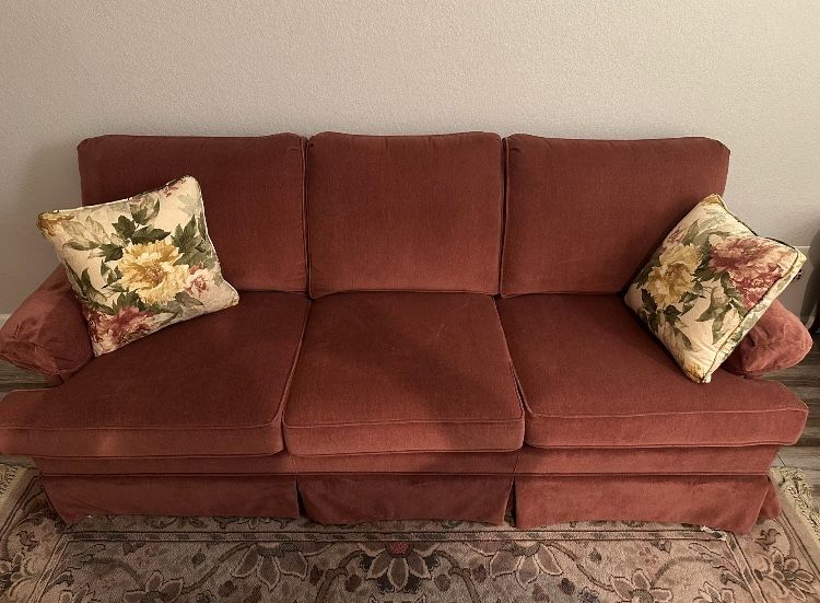 couch 200 obo