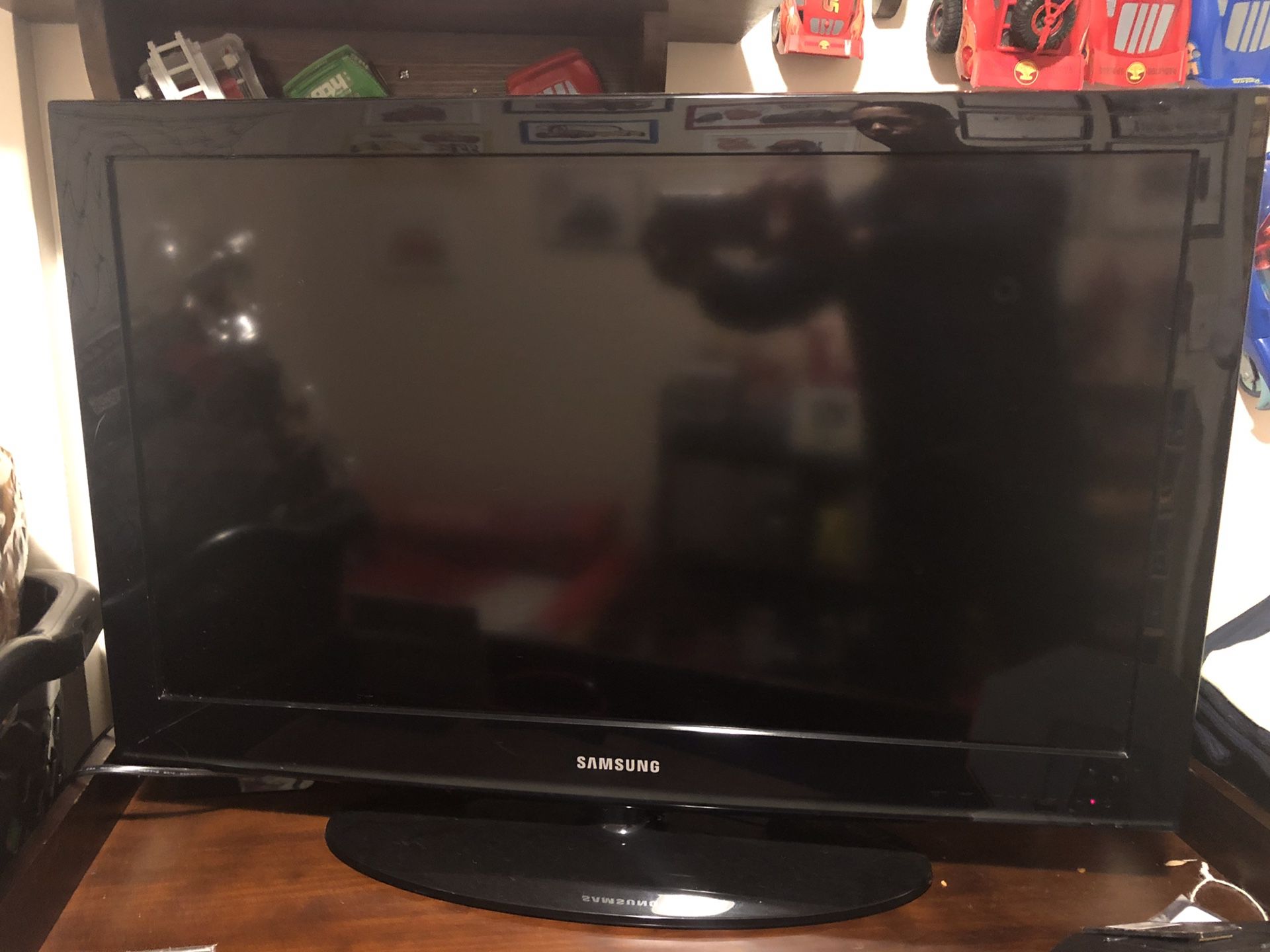 32 inch Samsung tv in excellent condition