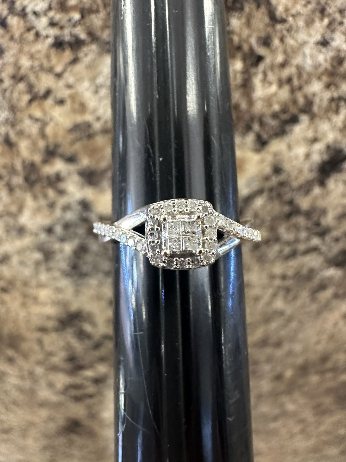 10k Engagement Ring Size 6