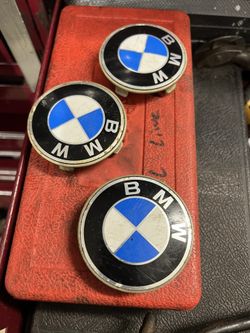 3 BMW Center Caps 50$ Takes Them 