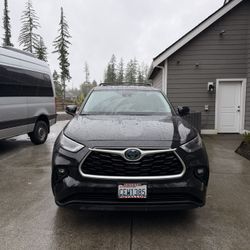 2022 Toyota Highlander LE AWD Hybrid 