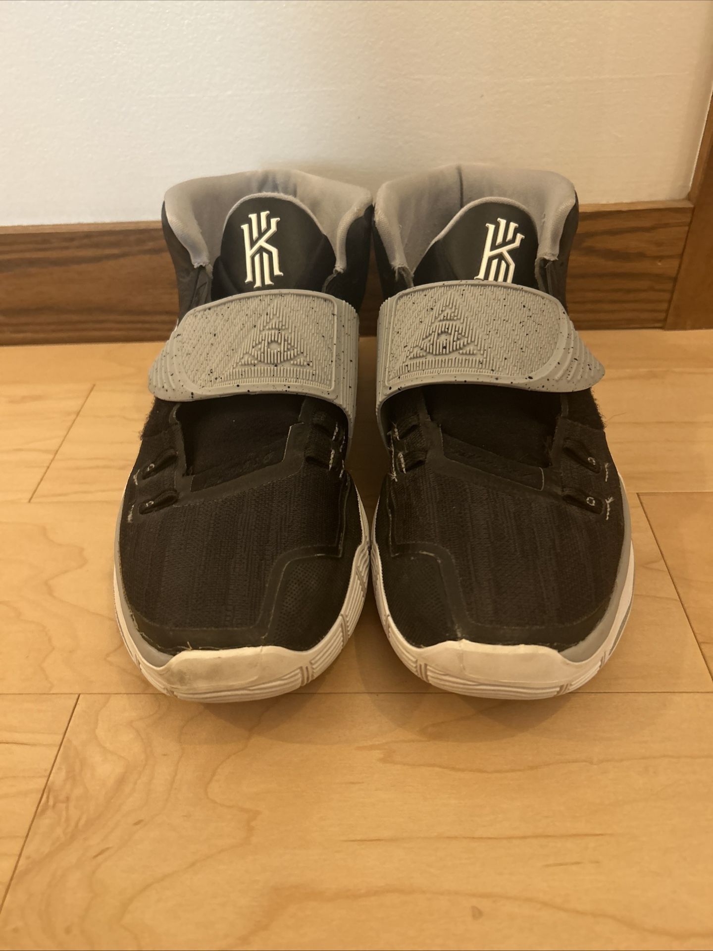Kyrie Irving Men’s Basketball Shoes Size 14
