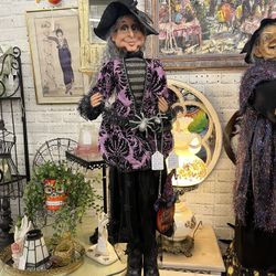 Standing WitchHalloween